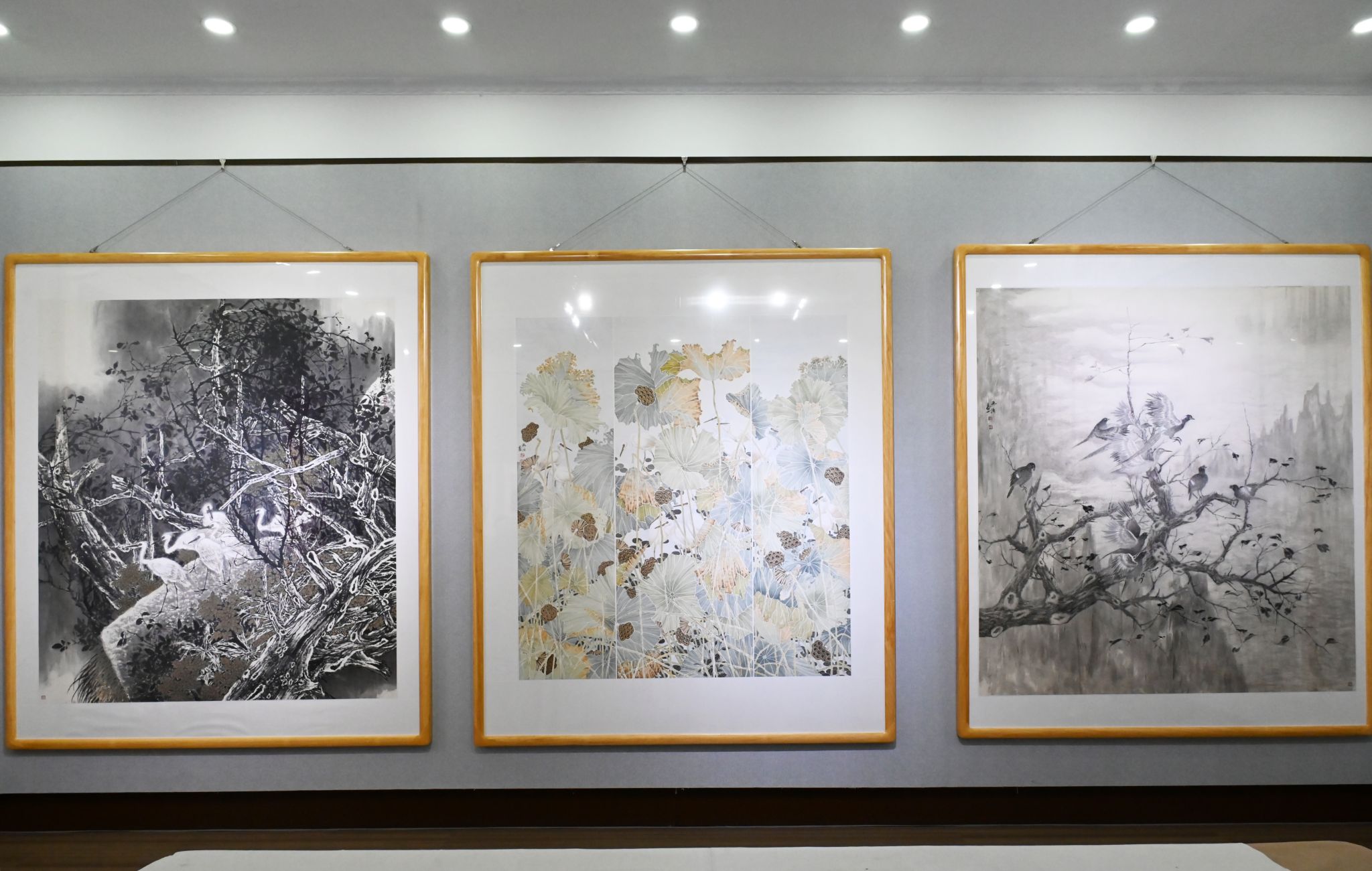 重彩玄色寄鄉情——馮泊中國畫作品展在天水隆重開展